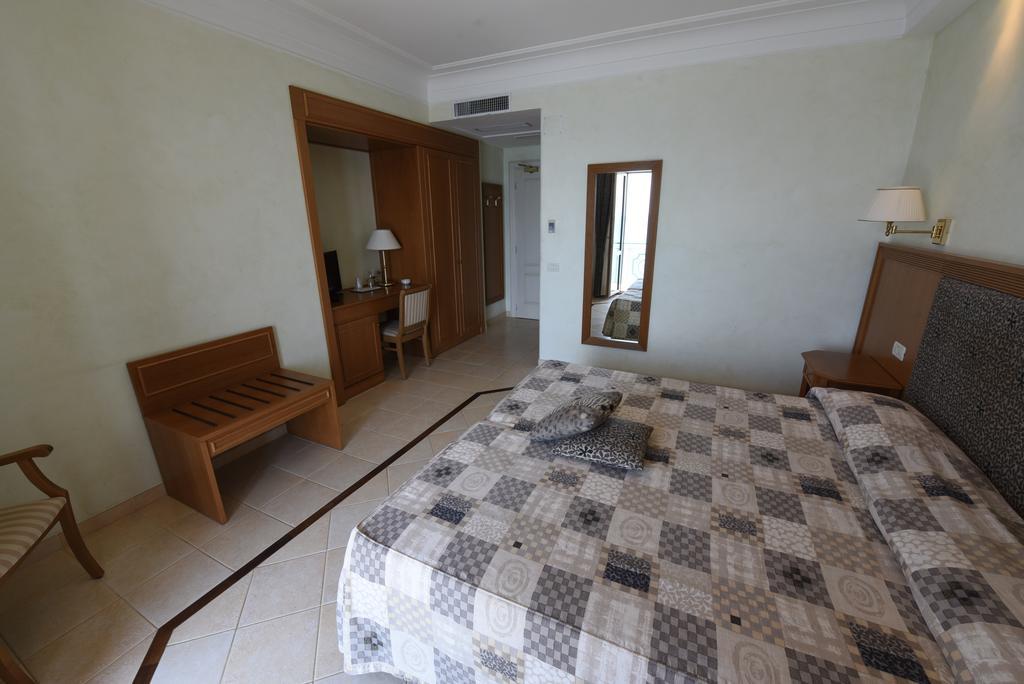 Hotel Ristorante La Lampara Gizzeria Zimmer foto